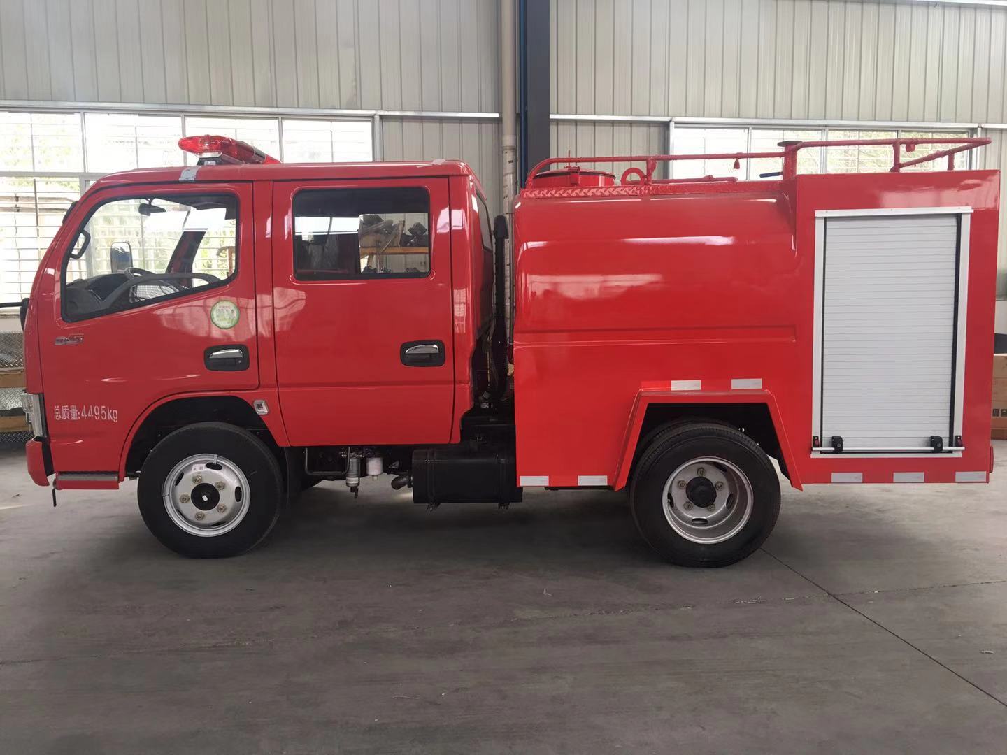 國五東風(fēng)雙排座小型消防車(chē)