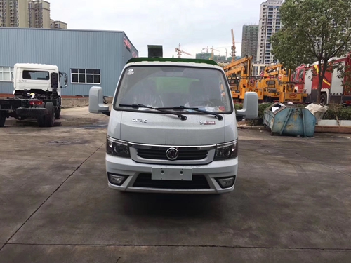 國六東風(fēng)逸途小型掃路車(chē)(藍牌)