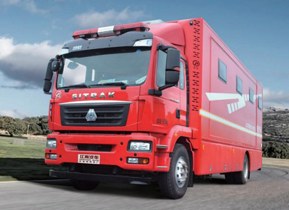 重汽汕德卡宿營(yíng)車(chē)(24人)