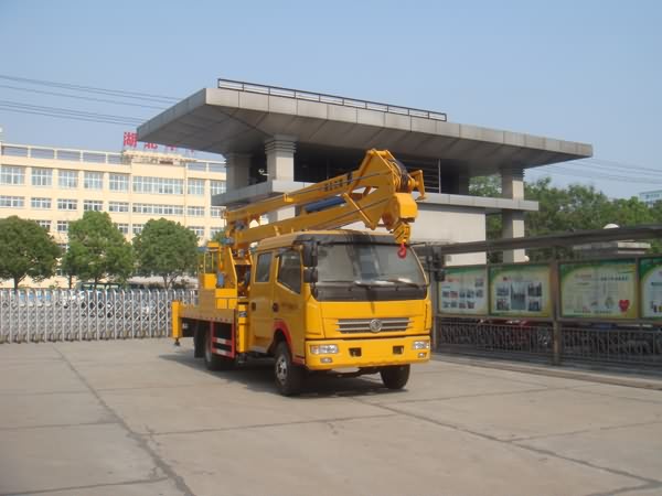 國五東風(fēng)雙排座18米高空作業(yè)車(chē)