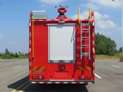 國六重汽汕德卡13噸泡沫消防車(chē)