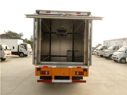 國五上汽躍進(jìn)醫療廢物轉運車(chē)